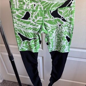 ALO Yoga Green and Black Leaf Pattern Leggings